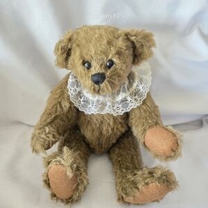 Ashton Drake Teddy Bear Vicky Lougher 213 Posable Lace Collar 13 Inch 2000